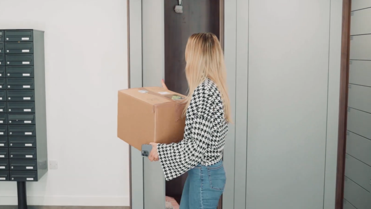 advantages of parcel lockers